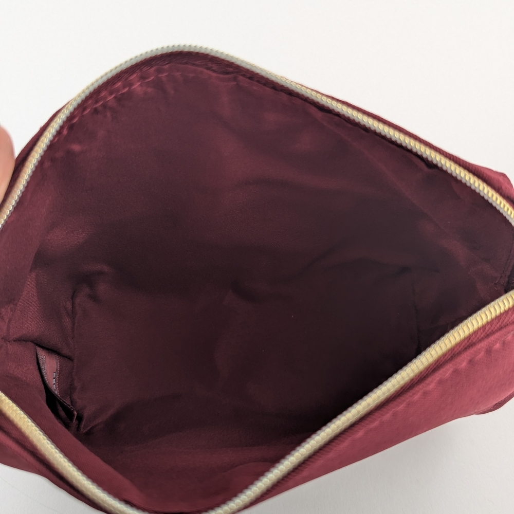 Gucci Beauty Burgundy Cosmetics Bag - Picture 4 of 6